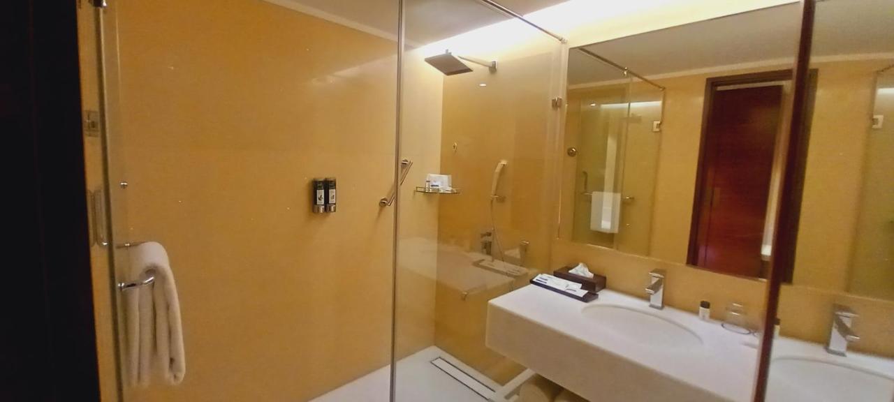 Manjeera Sarovar Premiere Hotel Rājahmundry Eksteriør billede