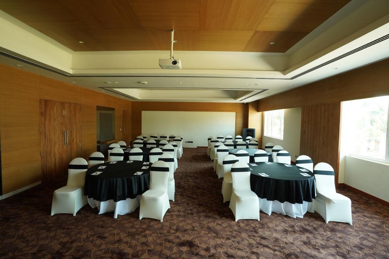 Manjeera Sarovar Premiere Hotel Rājahmundry Eksteriør billede