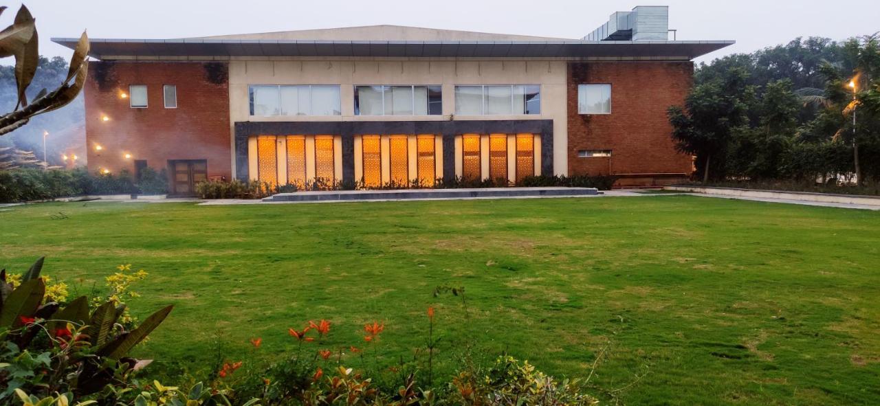 Manjeera Sarovar Premiere Hotel Rājahmundry Eksteriør billede