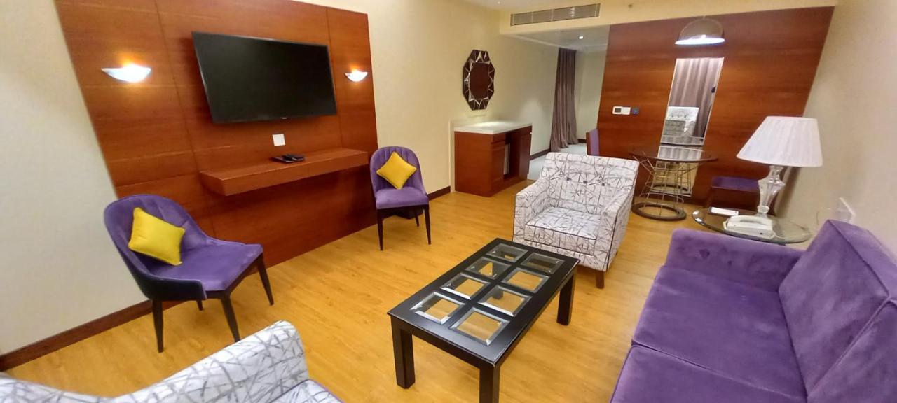 Manjeera Sarovar Premiere Hotel Rājahmundry Eksteriør billede