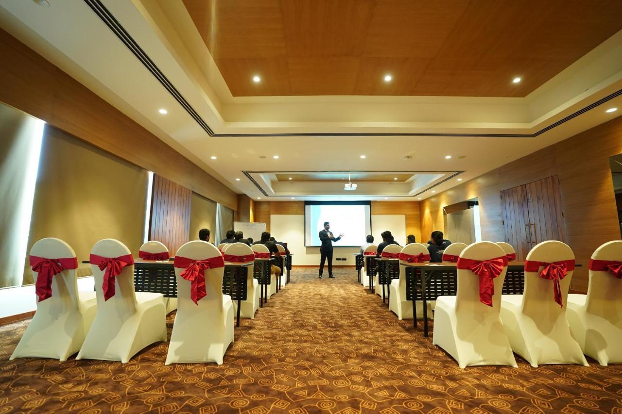 Manjeera Sarovar Premiere Hotel Rājahmundry Eksteriør billede