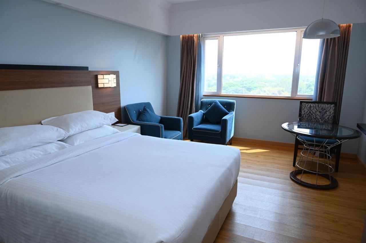 Manjeera Sarovar Premiere Hotel Rājahmundry Eksteriør billede