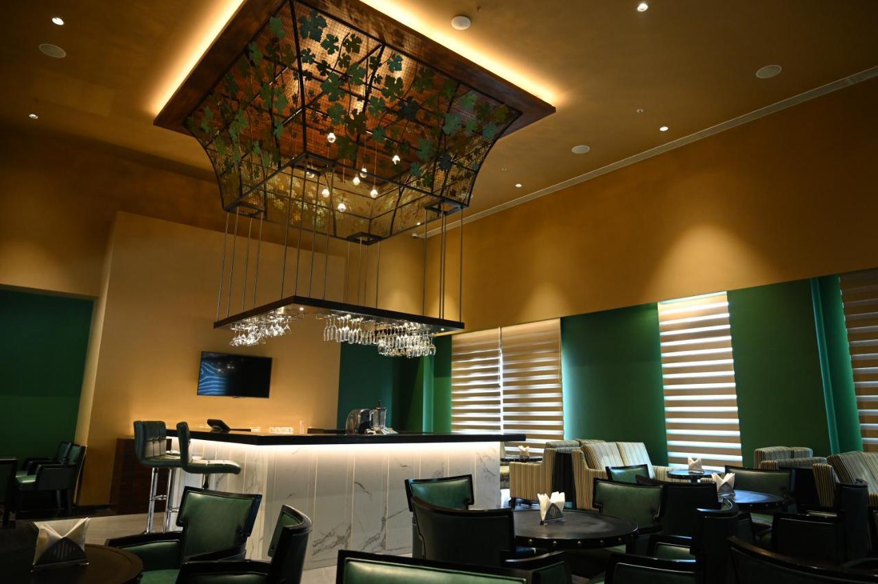 Manjeera Sarovar Premiere Hotel Rājahmundry Eksteriør billede