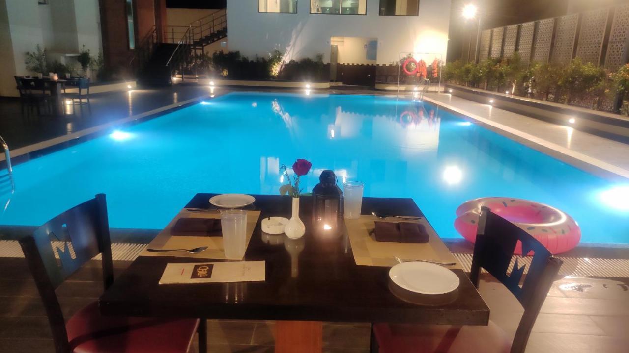 Manjeera Sarovar Premiere Hotel Rājahmundry Eksteriør billede