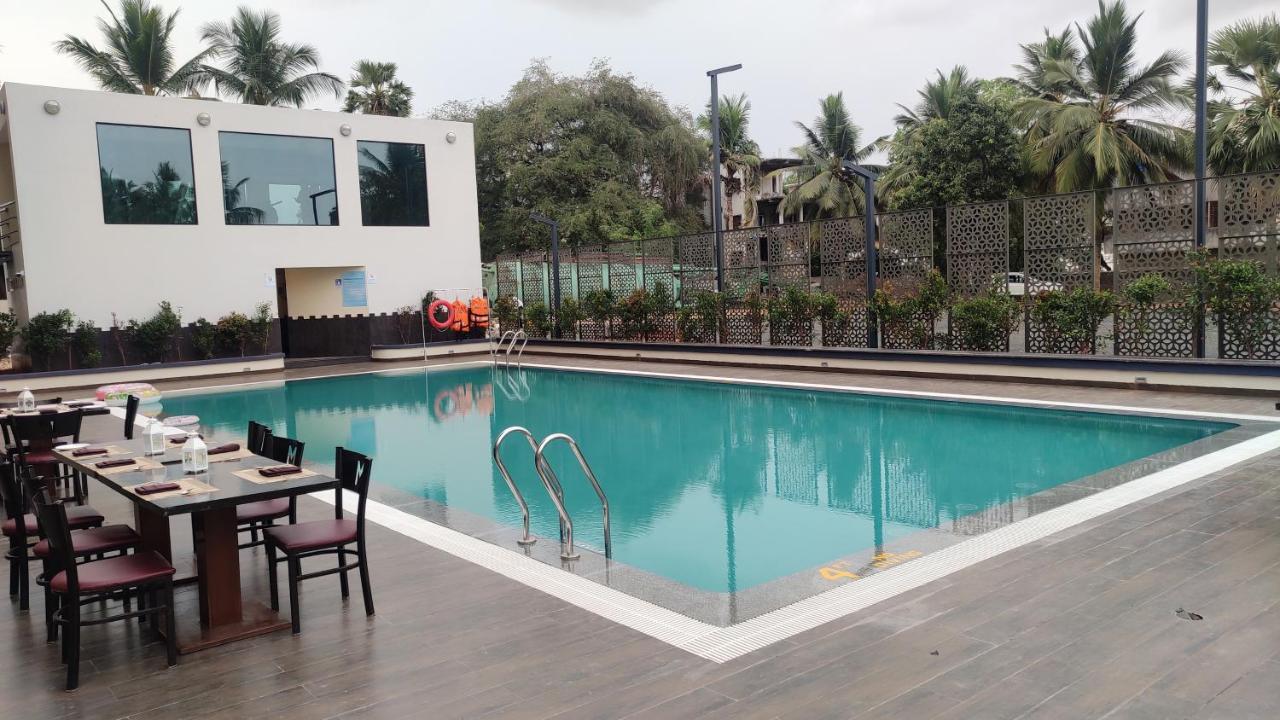 Manjeera Sarovar Premiere Hotel Rājahmundry Eksteriør billede