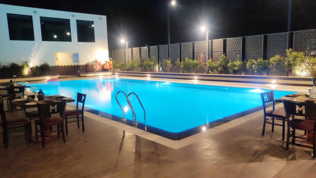 Manjeera Sarovar Premiere Hotel Rājahmundry Eksteriør billede