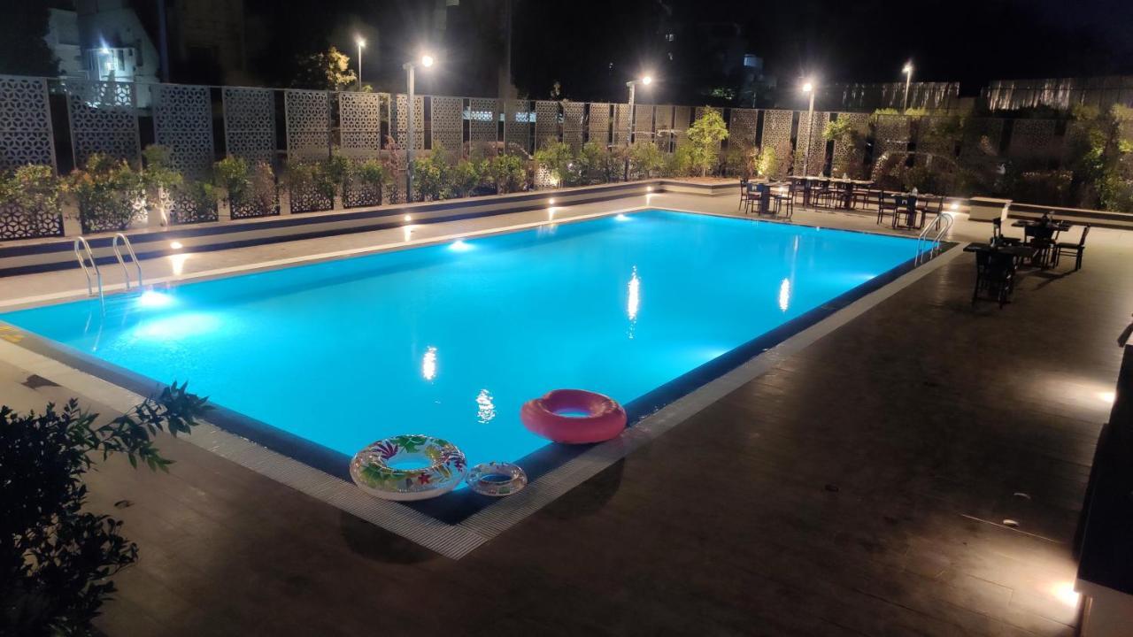 Manjeera Sarovar Premiere Hotel Rājahmundry Eksteriør billede
