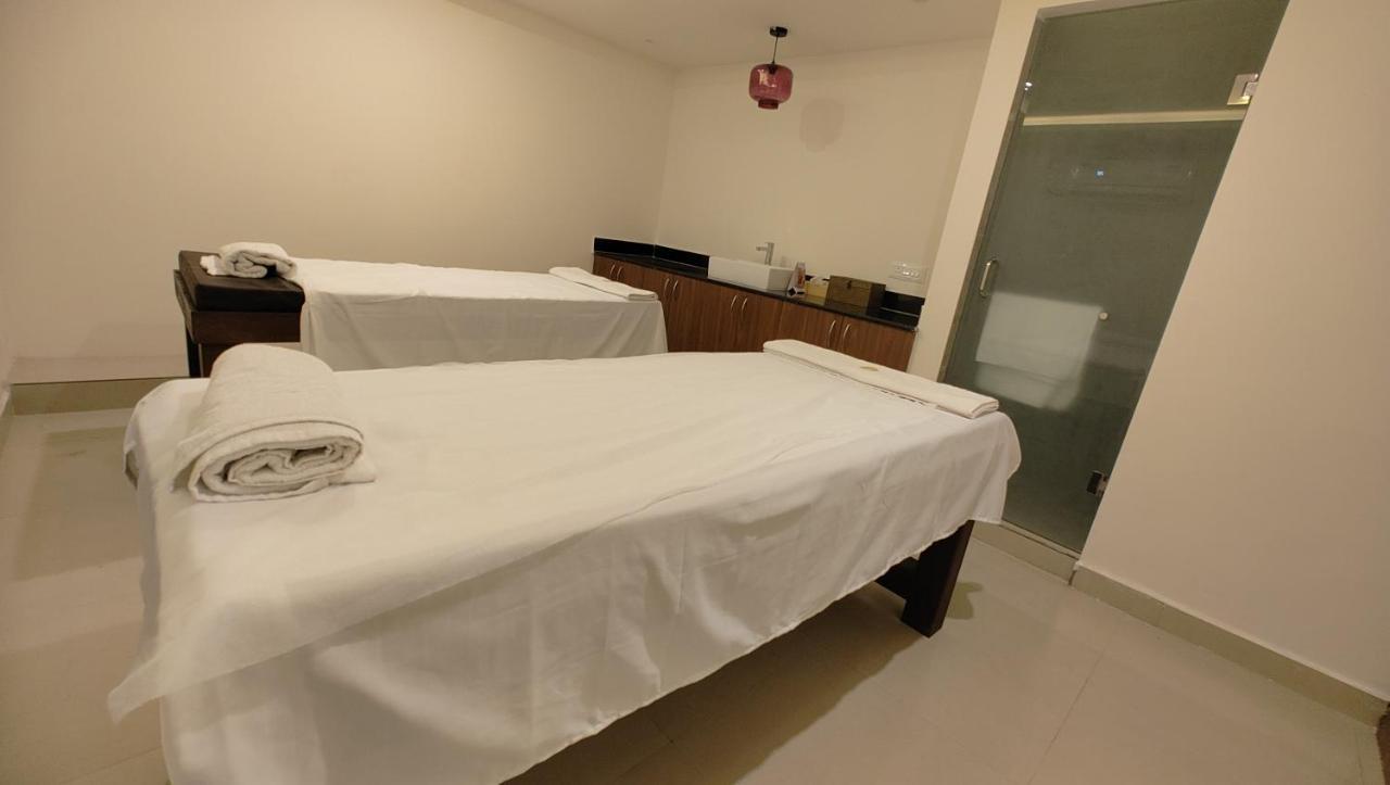 Manjeera Sarovar Premiere Hotel Rājahmundry Eksteriør billede